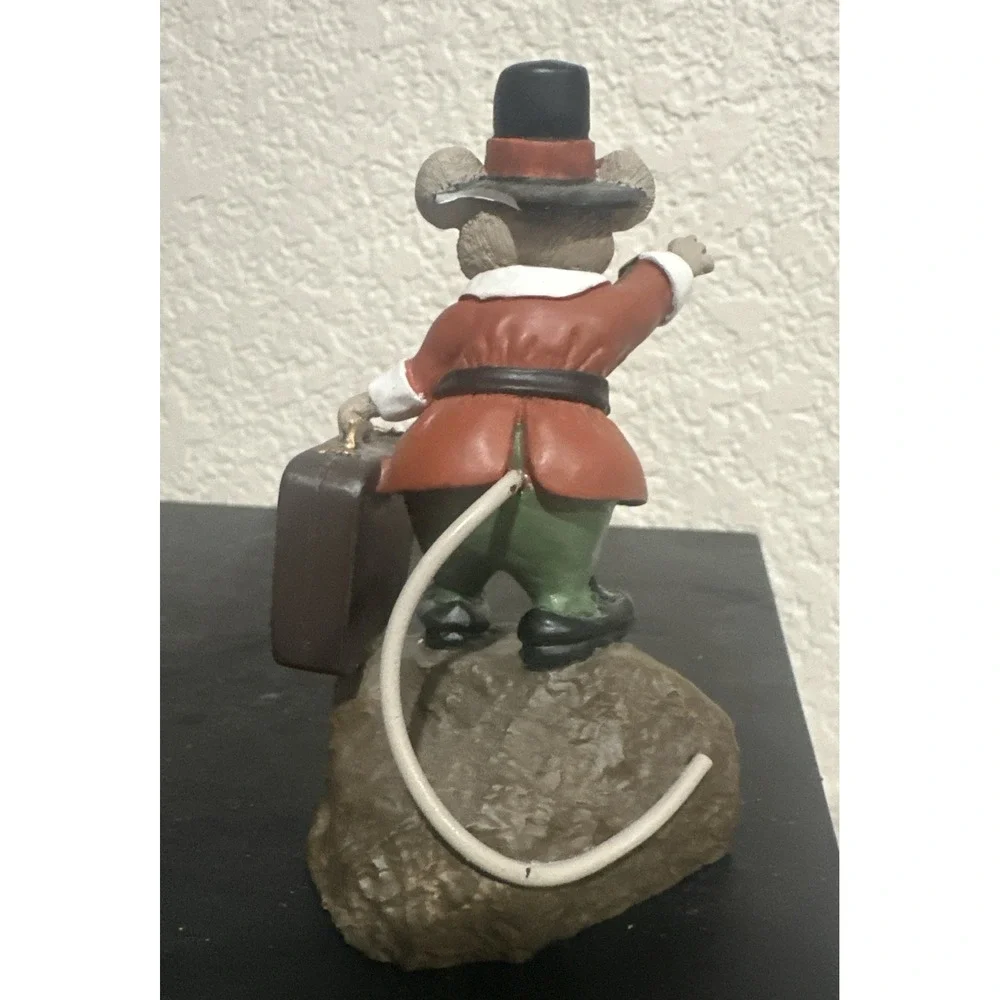 Hallmark 1988 Tender Touches PILGRIM MOUSE on Plymouth Rock Thanksgiving Fall